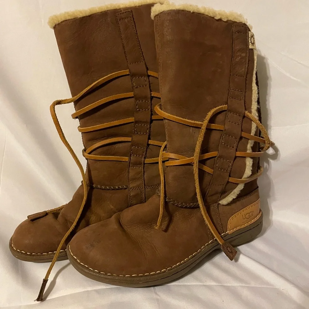 UGG Boots Size 7 - Picture 1 of 6